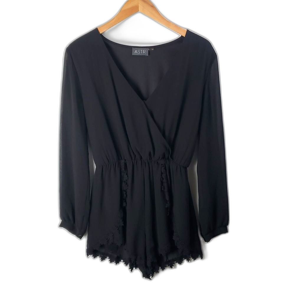 ASTR Womens Black Sheer Long Sleeve Crochet Laced Shorts Sz M Whimsygoth Gothic